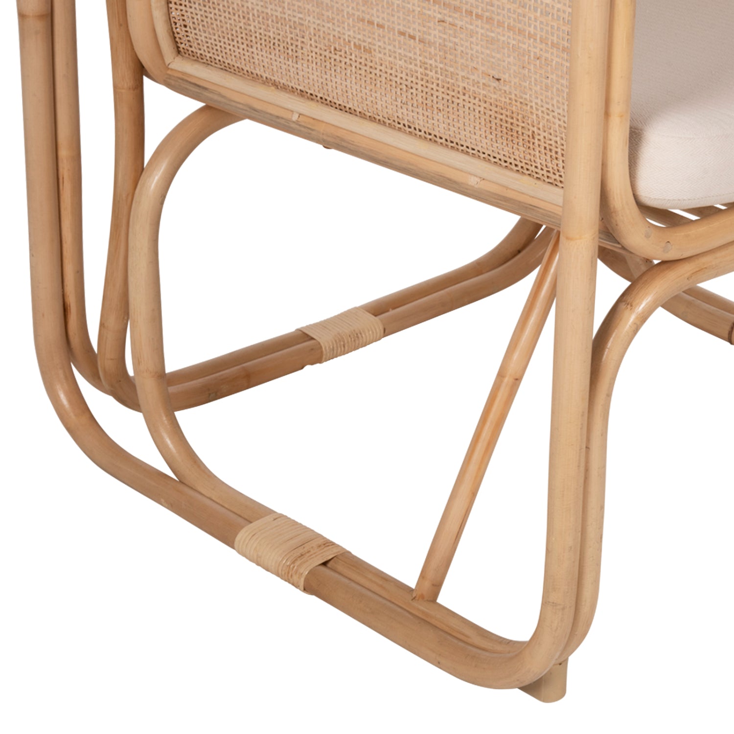 ARMCHAIR WENDY HM9816 RATTAN IN NATURAL POLISHED COLOR-WHITE CUSHIONS 73x72x84Hcm.